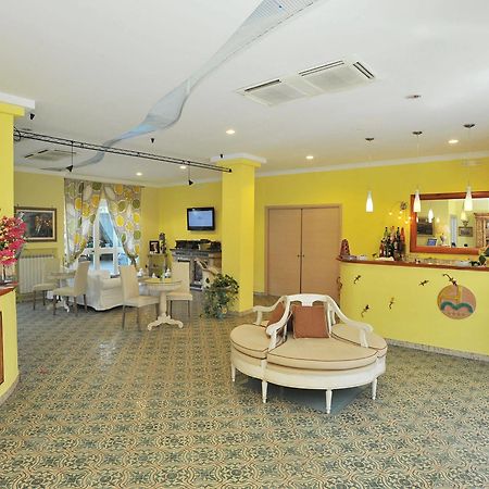 Hotel Miramare ไมยอรี ภายนอก รูปภาพ