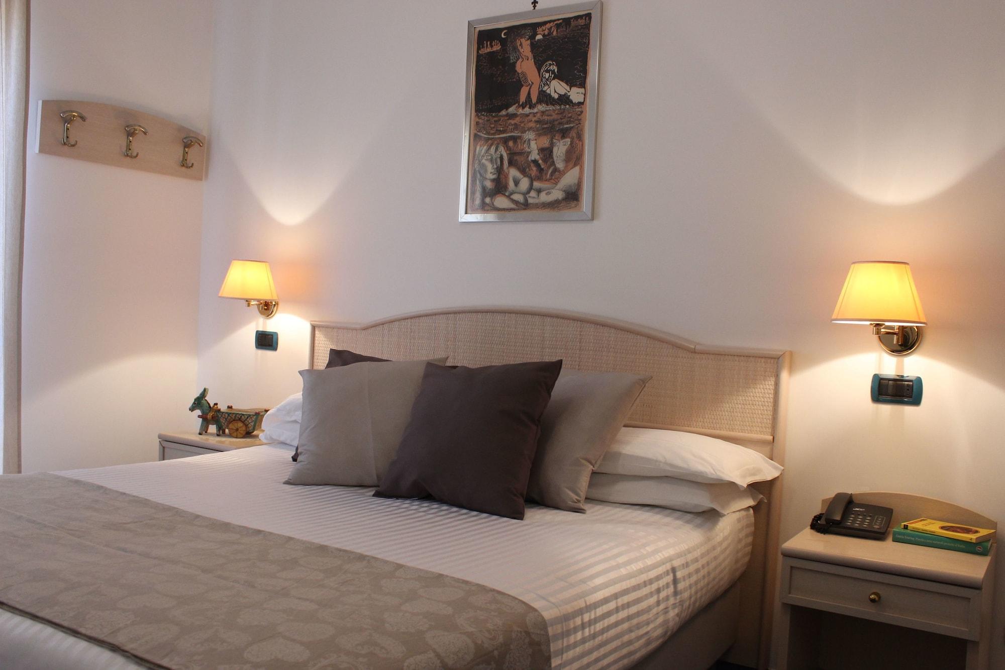 Hotel Miramare ไมยอรี ภายนอก รูปภาพ